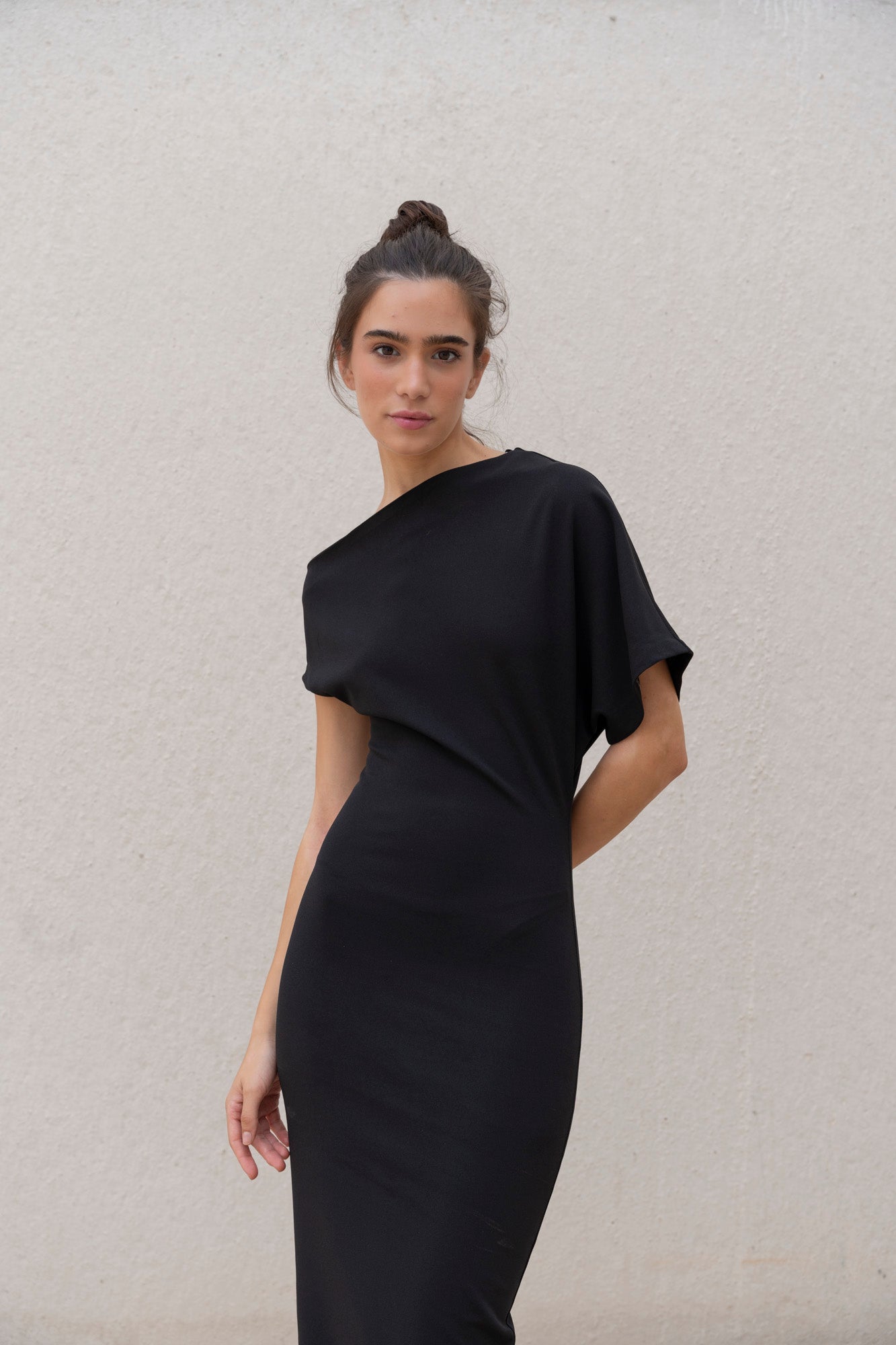 VESTIDO ASIMETRICO Negro